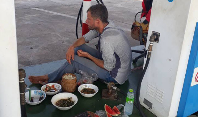 homeless-teacher Life can be tough when you’re looking for English teaching jobs without degree education