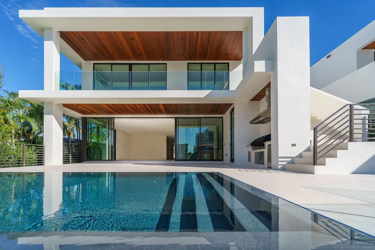 Create a brochure with multiple properties if you have high-end properties with similar features
