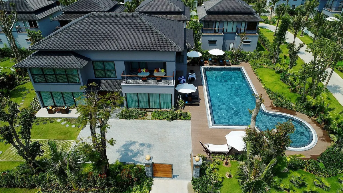 The Agency has lots of high-end properties on its website
