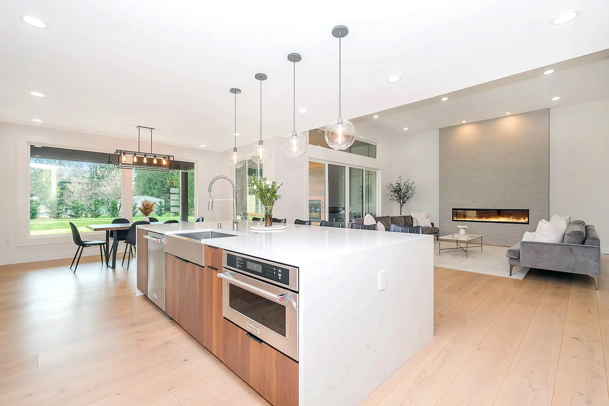 Well-lit kitchen advertised on social media.