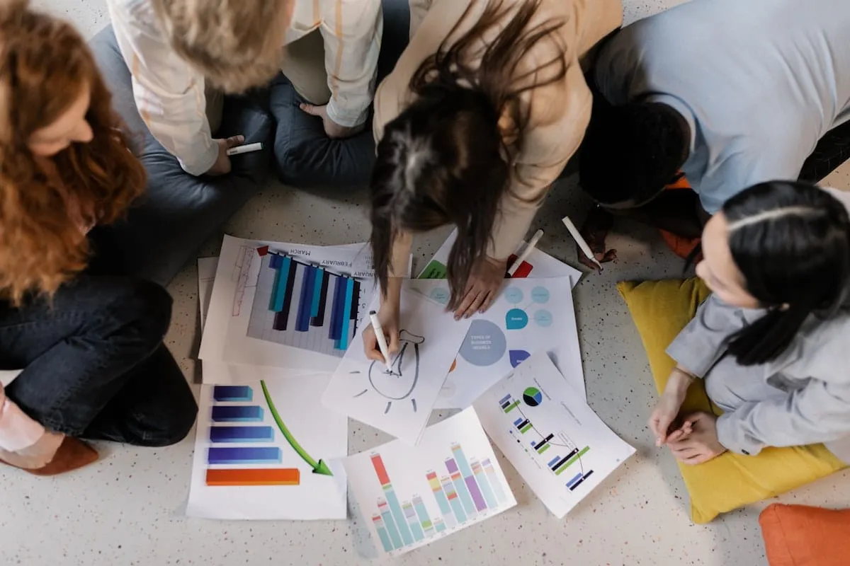 Full time CMO, Fractional CMO cost, marketing teams, influencer marketing, Fractional CMO responsibilities, branding strategy
