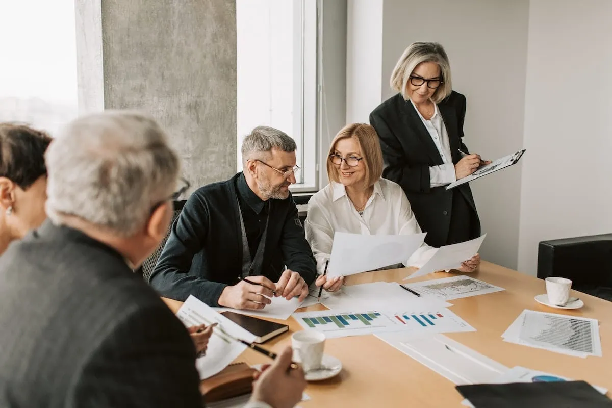 Hire a fractional CMO services, Marketing strategy, marketing team, marketing department, marketing executive