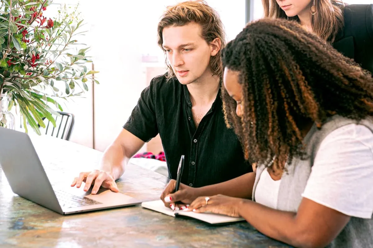 Hire a fractional CMO services, comprehensive marketing strategy, marketing department, marketing efforts, industry knowledge