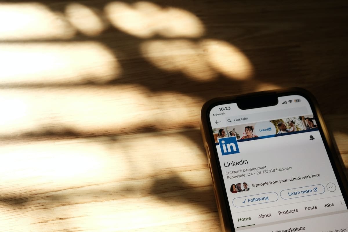 Real estate professionals can connect with other revered realtors via LinkedIn.